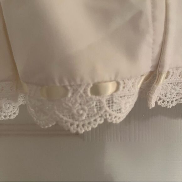 Petite Studio Joelle Lace Button-Up Blouse - Picture 7 of 8